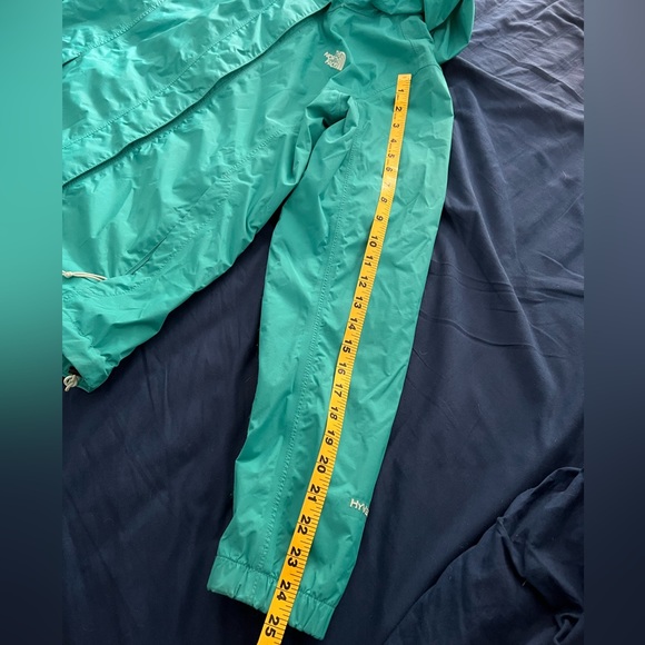 The North Face Blue Hyvent Jacket - Picture 5 of 9